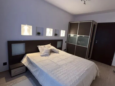 Apartament de 2 camere, 55 mp, decomandat, balcon, zona 1 Decembrie 1918