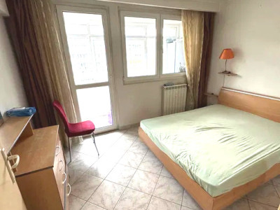 Apartament de 2 camere, 50 mp, decomandat, balcon, metrou, zona Tineretului