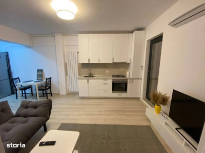 Apartament de 2 camere, balcon, centrala, parcare, parc, zona Parcul Carol
