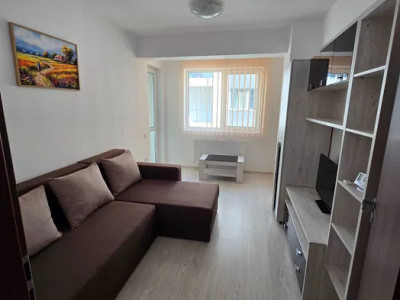 Apartament de 2 camere, decomandat, centrala, balcon, zona Metalurgiei