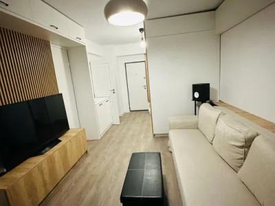 Garsoniera, 40 mp, decomandata, moderna, centrala, balcon, zona Parcul Carol