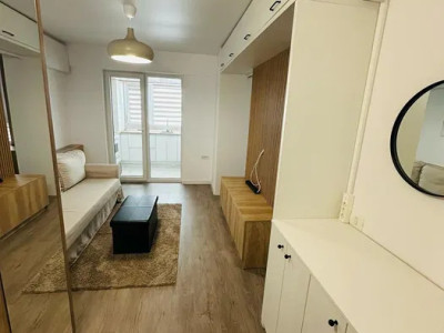 Garsoniera, 40 mp, decomandata, moderna, centrala, balcon, zona Parcul Carol