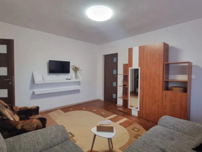 Apartament cu 3 camere renovat, la parter, metrou, zona Crangasi