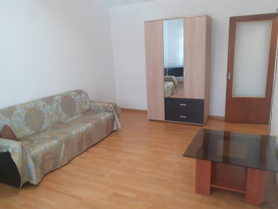 Apartament de 2 camere, decomandat, 55 mp, balcon, metrou, zona Brancoveanu