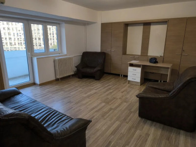 Biroul tău cu vedere la bulevard! Apartament 2 camere, '70 mp, Piața Alba Iulia