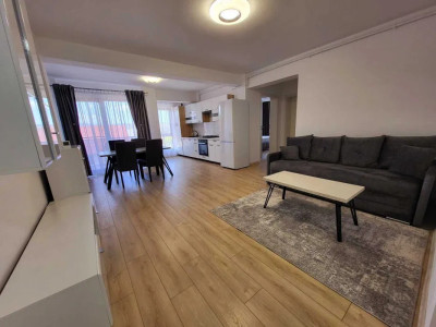 Apartament de 3 camere, decomandata, 80 mp, balcon, zona Emil Racovita