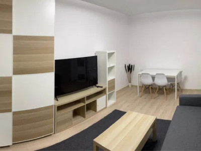 Apartament de 2 camere, decomandat,  50 mp, balcon, metrou, zona Tineretului