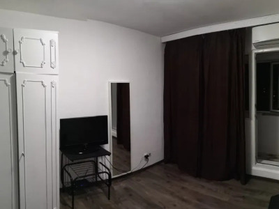 Garsoniera cu balcon, metrou, zona Lujerului