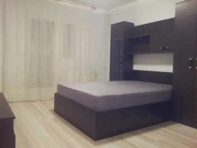 Apartament de 3 camere, centrala proprie, balcon, metrou, zona Pacii