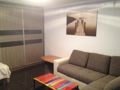 Garsonieră elegantă, complet mobilată, într-o zonă liniștită - zona Alba Iulia