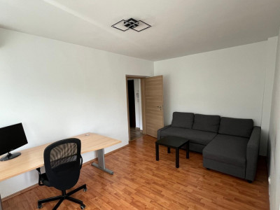 Apartament de 2 camere, spațios,  la 1 minut de metrou Dristor