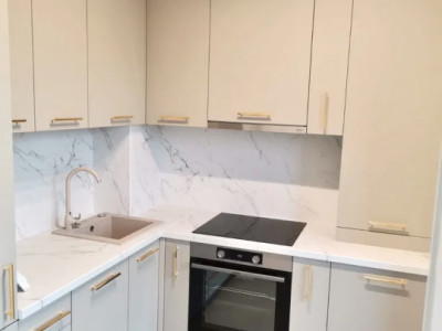 Garsonieră decomandată, 40 mp, centrală – Cortina Nord