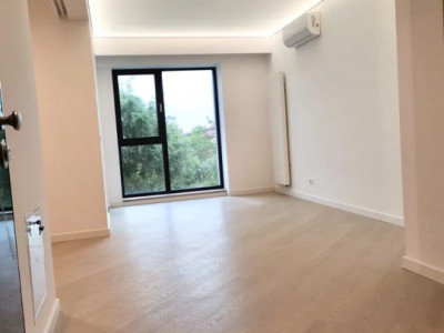 Garsonieră nemobilata, 40 mp, centrala, balcon, Cortina North