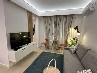 Garsonieră decomandată, 40 mp, centrală – Cortina North
