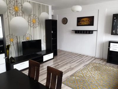 Apartament de 2 camere decomandat, 65 mp,  balcon, centrala, metrou, zona 1 Mai