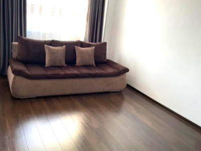 Apartament de 3 camere, modern, decomandata,2 balcoane, zona Piata Sudului