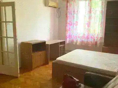 Garsoniera, decomandata, 45 mp, metrou, parc, zona Brancoveanu