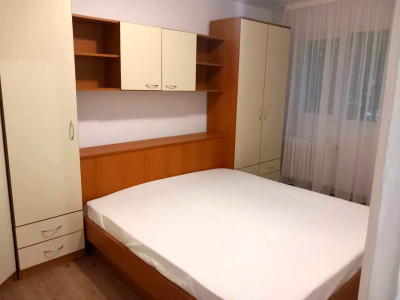 Apartament Spațios, 3 Camere Decomandat – Balcon, Piața Sudului