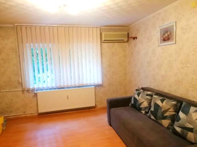 Apartament de 3 camere, decomandat, balcon, parcare, 2 bai, , zona Brancoveanu