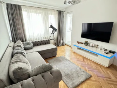 Apartament de 2 camere, lux, parcare, balcon, zona Piata Sudului