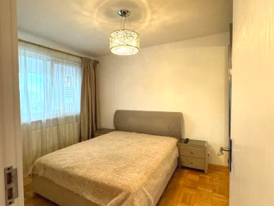 Apartament de 2 camere, lux, parcare, balcon, zona Piata Sudului