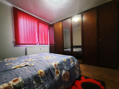 Apartament spațios la etaj superior – 3 camere, aproape de metrou