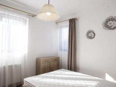 Curte proprie, liniște urbană și 2 camere super cozy – 8 minute de metrou Obor