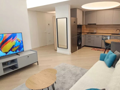 Apartament de 3 camere, 77 mp, balcon, centrala proprie, parcare, Cortina North