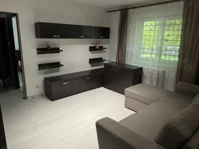 Apartament la parter de închiriat, zonă liniștită, aproape de metrou