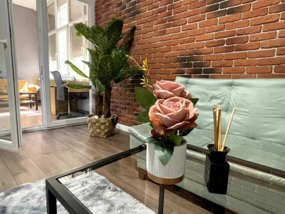 Apartament de 3 camere, modern, balcon, metrou, pet friendly, zona Universitate