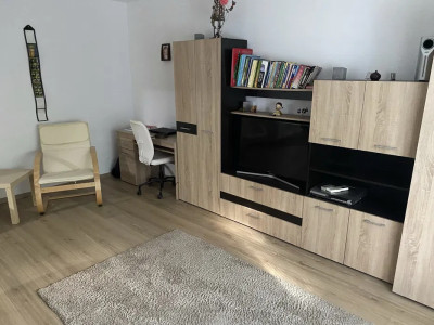 Gata de mutat! Apartament spațios de 2 camere, 65 mp, etaj 1/4