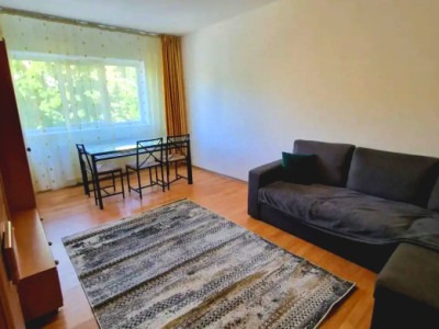 Apartament de 3 camere, decomandat, 80 mp, centrala, 2 bai, zona Gorjului 