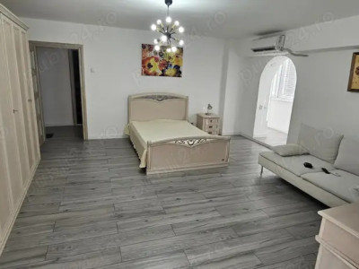 Garsoniera, lux, decomandata, metrou, 2 balcoane, zona Unirii