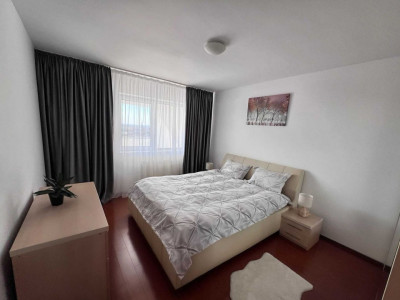 Apartament de 2 camere, decomandat, 70 mp, parcare, zona Pajura 