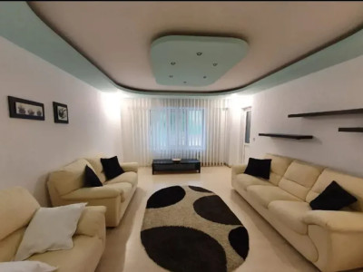 Apartament de 3 camere, decomandat, centrala, parcare, 2 bai, zona lujerului 