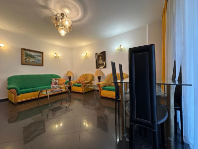 Apartament de 2 camere, lux, balcon, metrou, zona Piata Victoriei