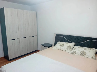 Apartament de 2 camere, decomandat, 45 mp, zona Drumul Taberei 