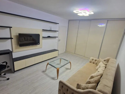 Apartament de 2 camere, decomandat, centrala, balcon, zona Brancoveanu