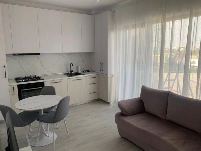 Apartament de 2 camere, balcon, metrou, complexul Smart Residence