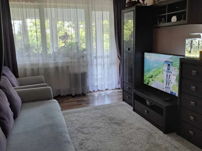 Apartament luminos cu 2 camere, zonă verde și liniștită – Pajura