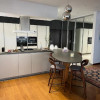 Rafinament pe malul lacului – apartament de lux cu vedere spectaculoasă thumb 4