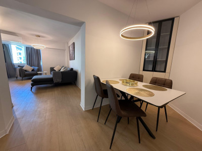 Apartament de 3 camere, decomandat, renovat, zona Piața Alba Iulia