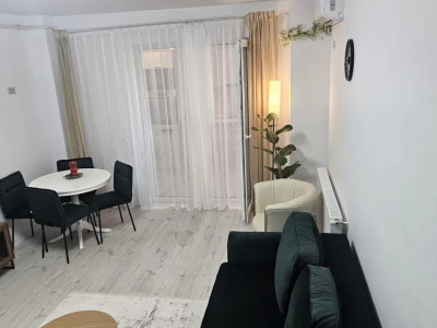 Apartament de 2 camere, decomandat si foarte spatios, Central Adress