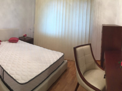 Apartament de 3 camere, 2 bai, 80 mp, zona Unirii - Fantanii 
