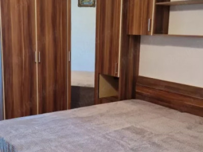 Garsoniera spațioasă, 35 mp, loc de parcare, zona Titan