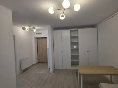 Apartament de 2 camere, loc de parcare, balcon, centrala, Hils Brauner