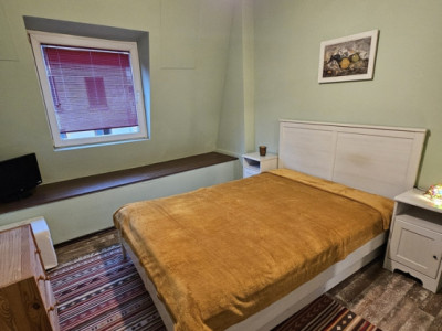 2 camere la mansardă, vis-a-vis de Arhitectură – metrou Universitate 4 min