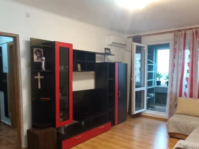 Apartament 2 camere, 50 mp, decomandat, balcon, parcare, zona Auchan Titan
