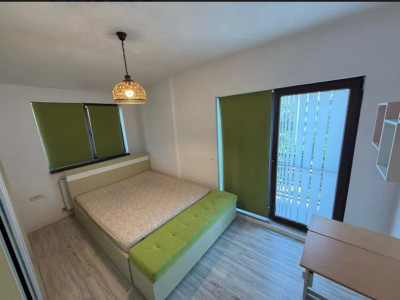 Apartament de 2 camere, decomandat, balcon, centrala, metrou, zona Obor