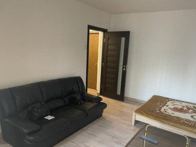 Garsonieră mobilată complet în Victoriei – balcon și 8 min de metrou